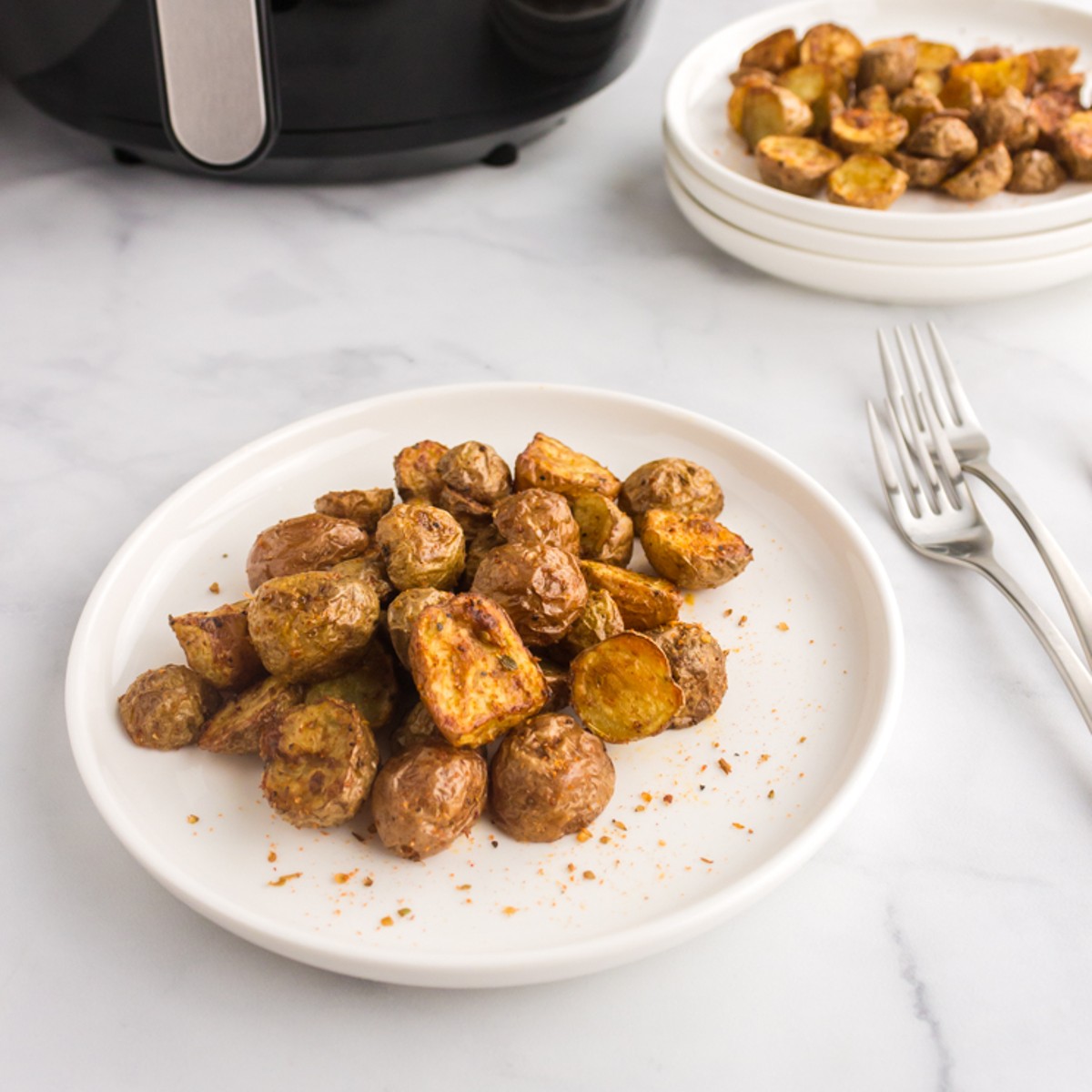 air fryer baby potatoes on a plate