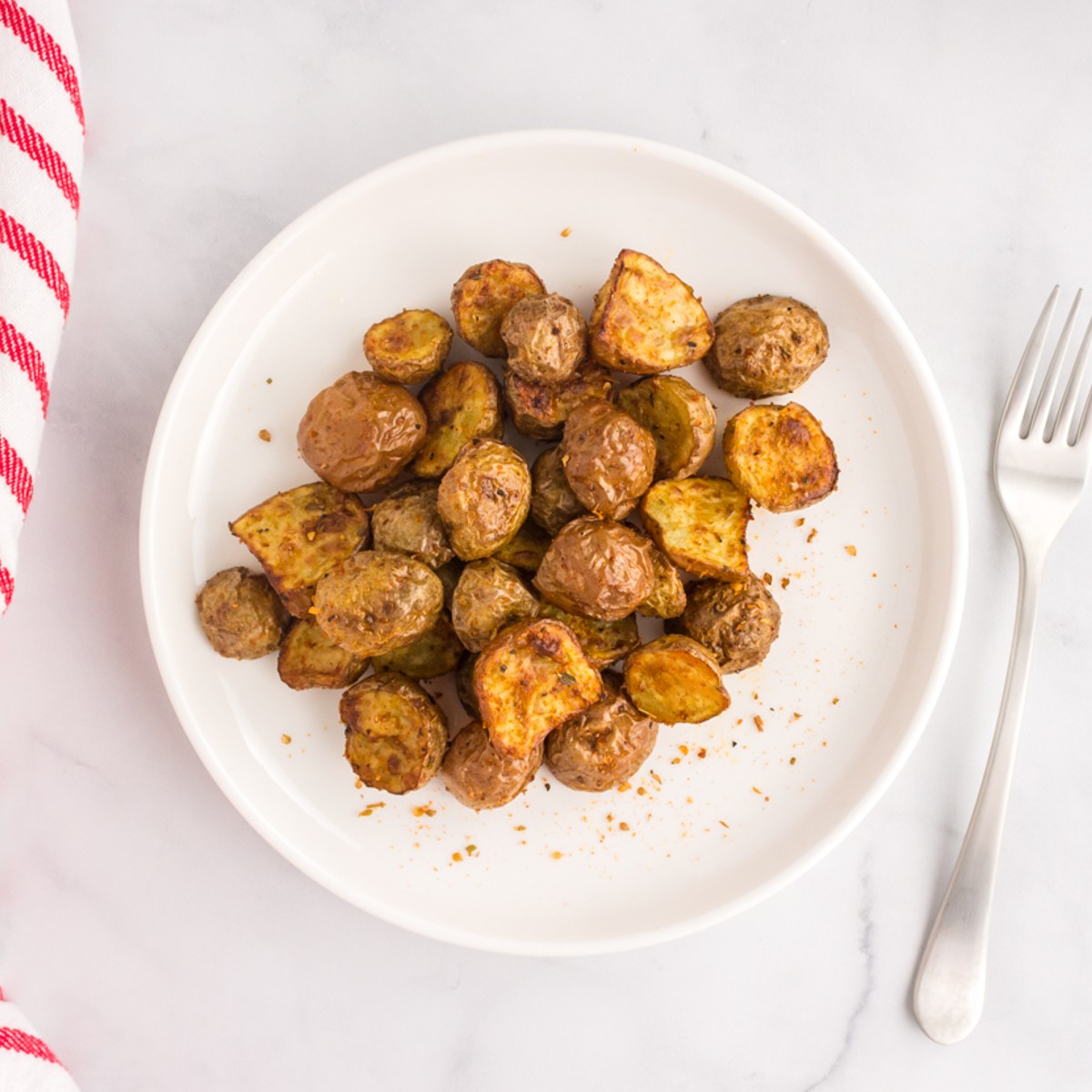 air fryer baby potatoes on a plate